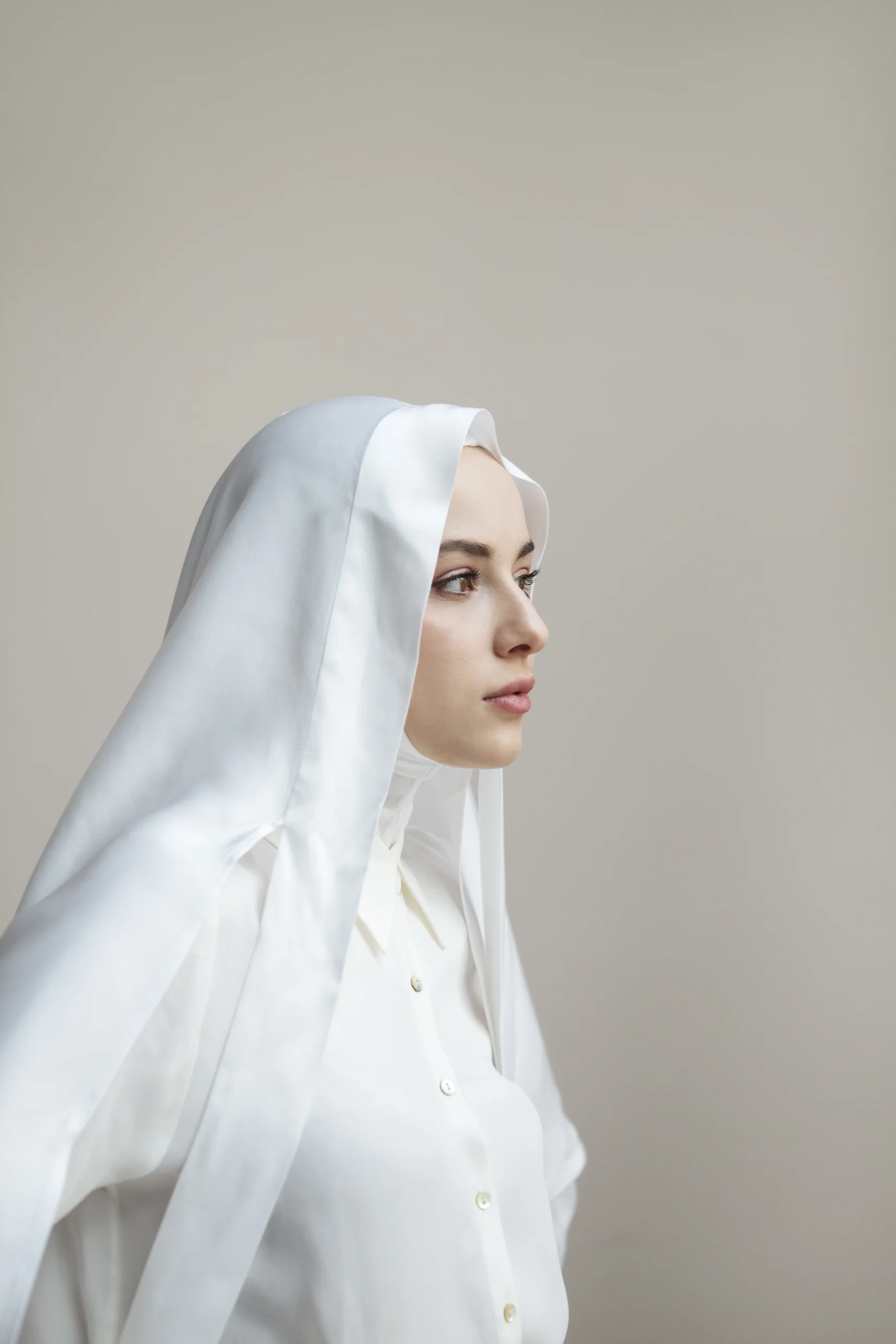 beautiful-woman-wearing-hijab (1)